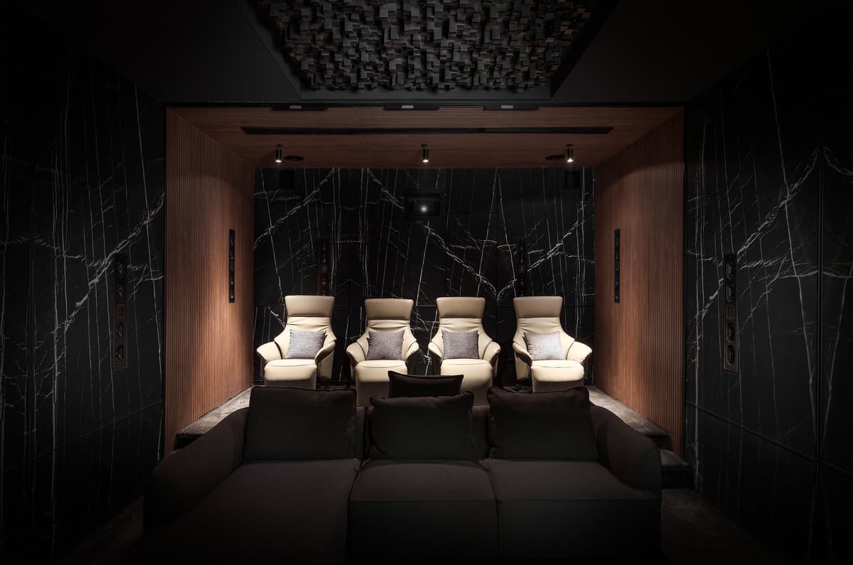 PRIVATE HOME CINEMA